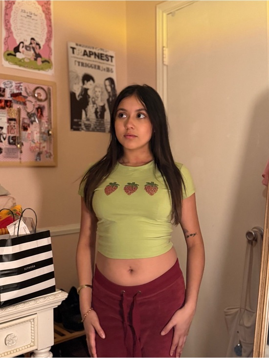 Forever 21 Tops - Forever 21 Lime Green Strawberry Graphic Crop Top